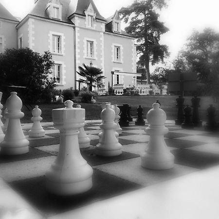 Le Petit Chateau Des Cedres Mouchamps Eksteriør billede