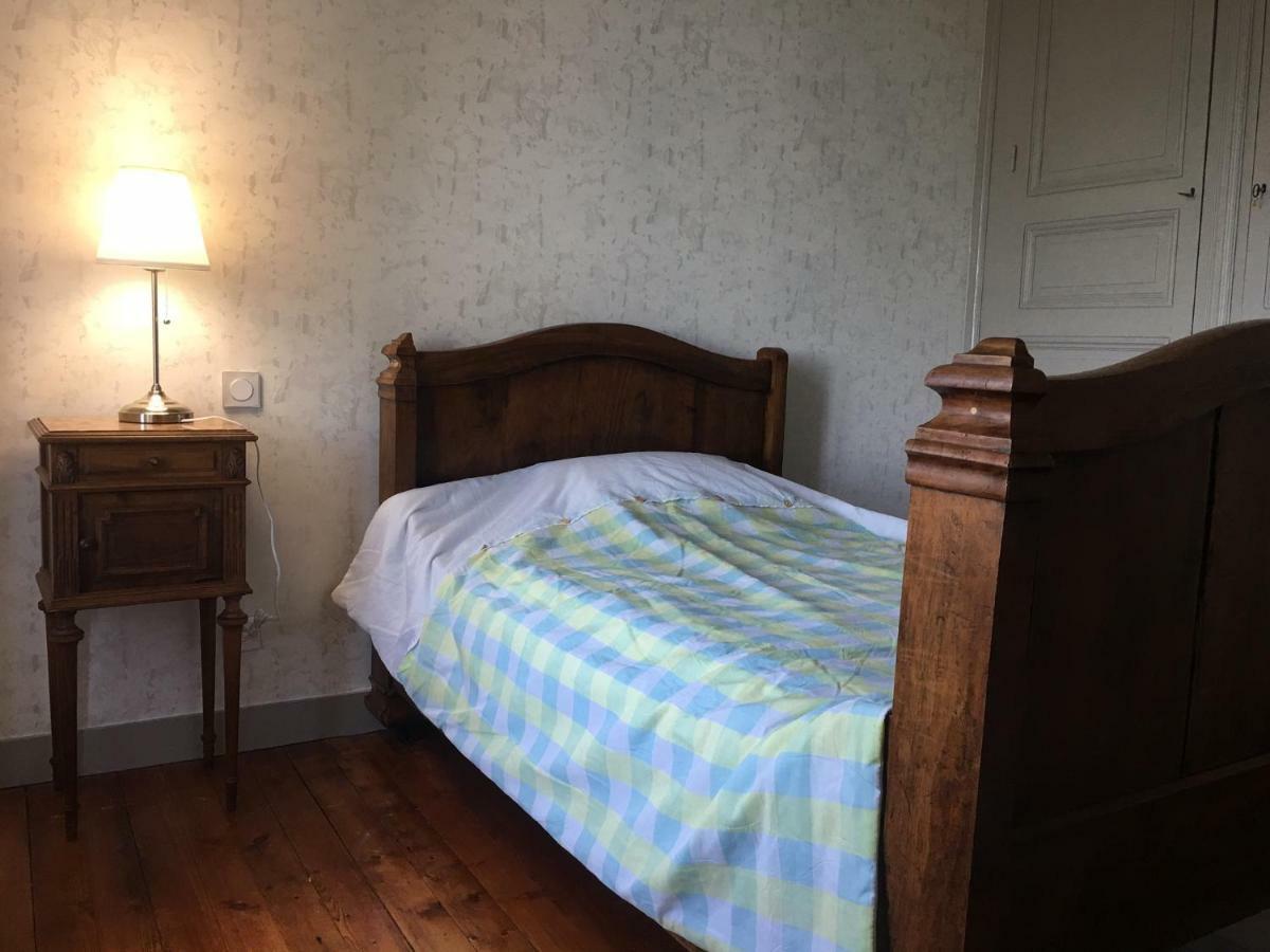 Le Petit Chateau Des Cedres Mouchamps Eksteriør billede
