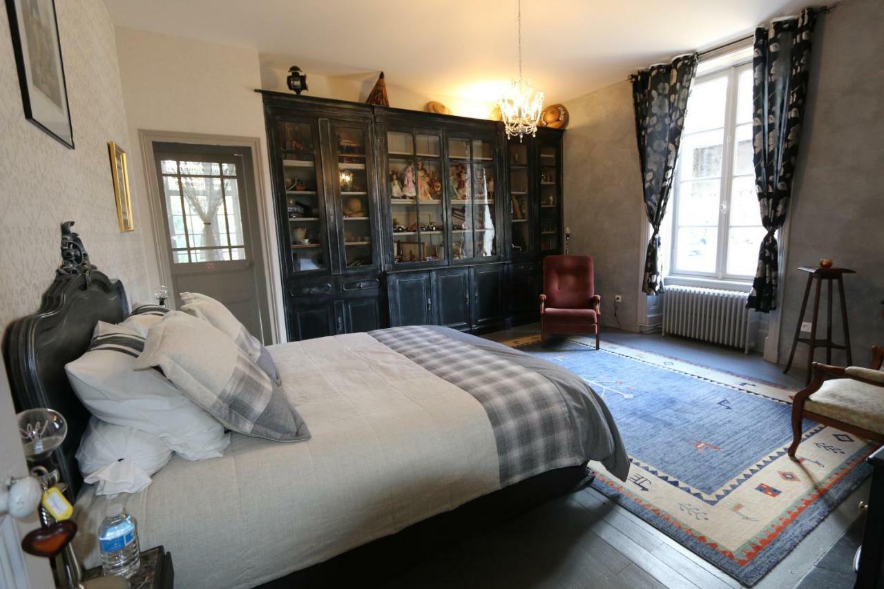 Le Petit Chateau Des Cedres Mouchamps Eksteriør billede