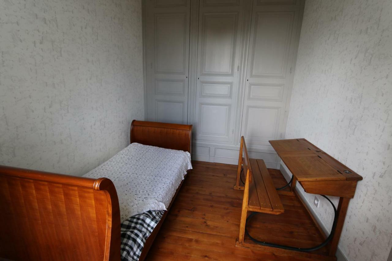Le Petit Chateau Des Cedres Mouchamps Eksteriør billede