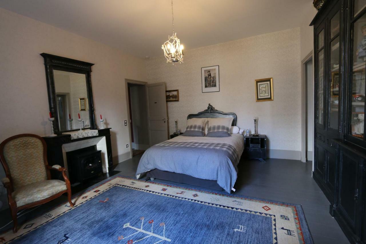 Le Petit Chateau Des Cedres Mouchamps Eksteriør billede
