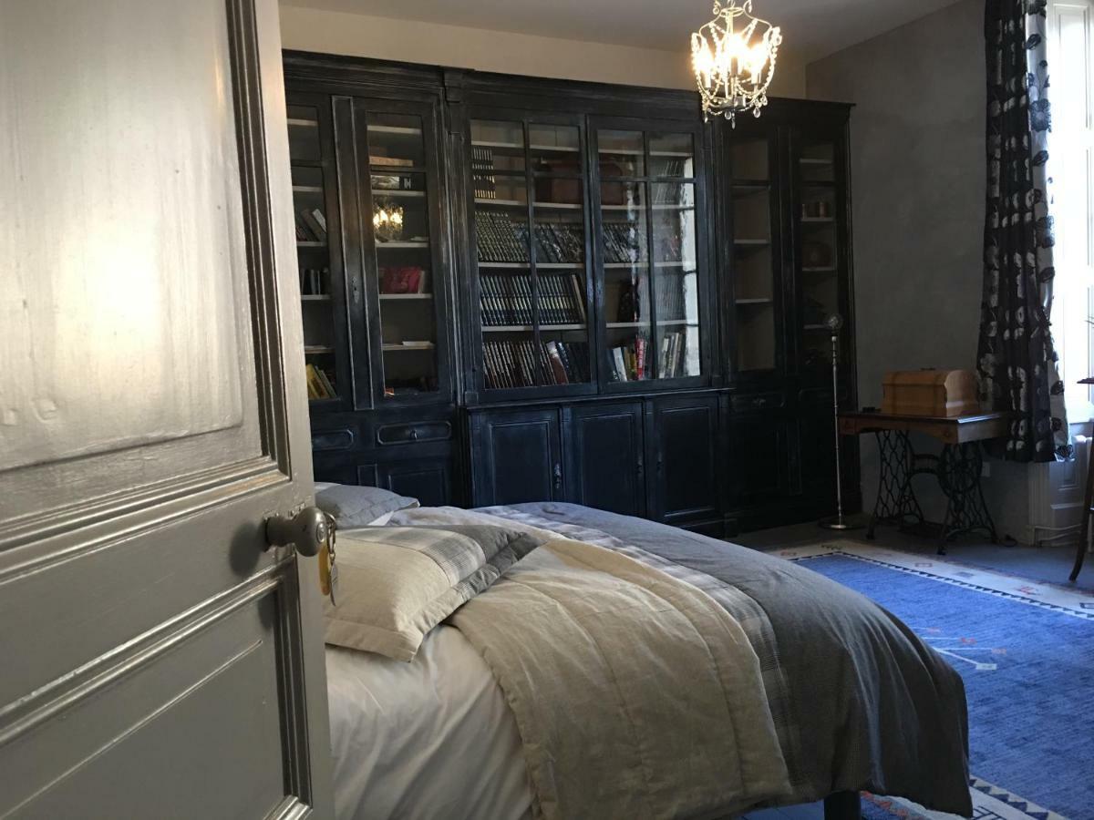 Le Petit Chateau Des Cedres Mouchamps Eksteriør billede